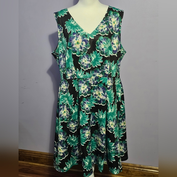 Modamix Dresses & Skirts - Like New Modamix Lined Floral Dress Size 18W Black, Green, Purple
